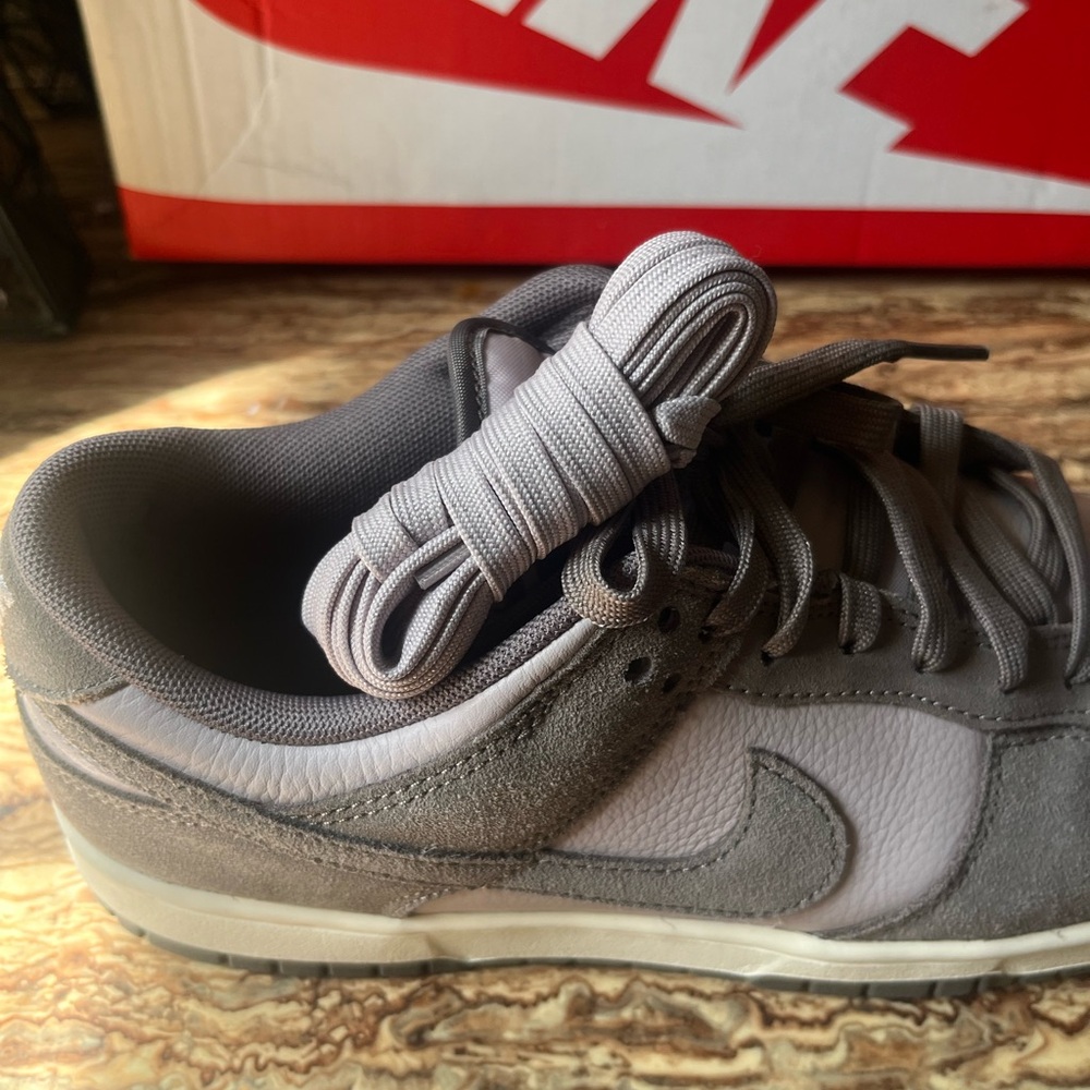 Nike Dunk Low SE “Platinum Violet Cavestone” - Picture 4 of 7